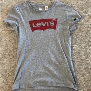 levi’s t shirt